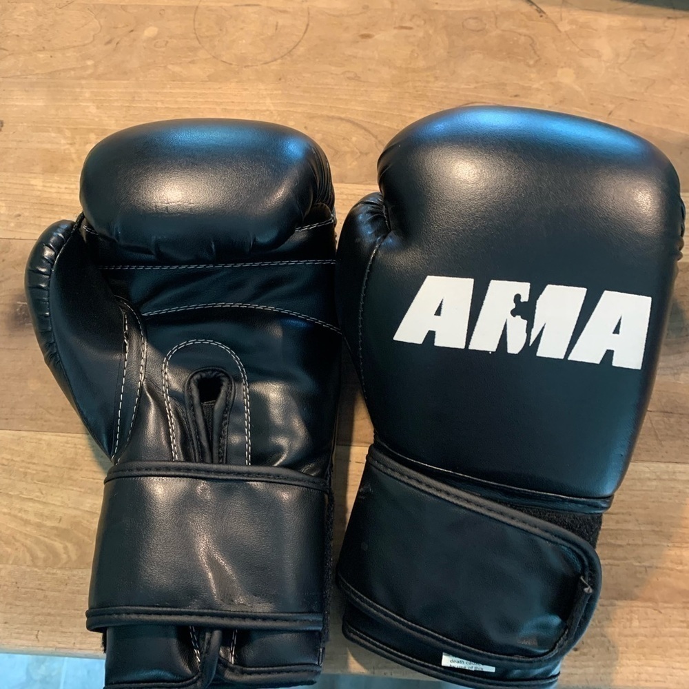 AMA Boxing Gloves Black 10 oz Sparring MMA boxing lessons amateur kick boxing - Picture 9 of 10